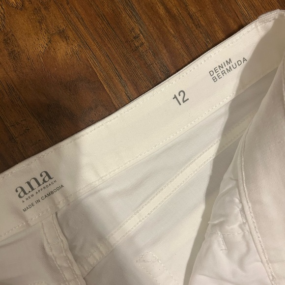 A.N.A White Denim Bermuda Shorts With Pockets and Zipper Button Closure - Picture 6 of 13
